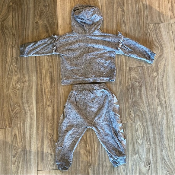 Splendid Infant Girl Sweat Set 12M-18M - Picture 2 of 2